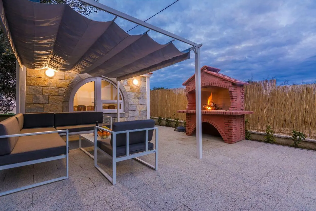 Holiday House Lavanda Gornji Zemunik Kroatien